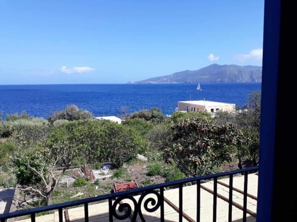 Villa Insolia Santa Marina Salina Room photo